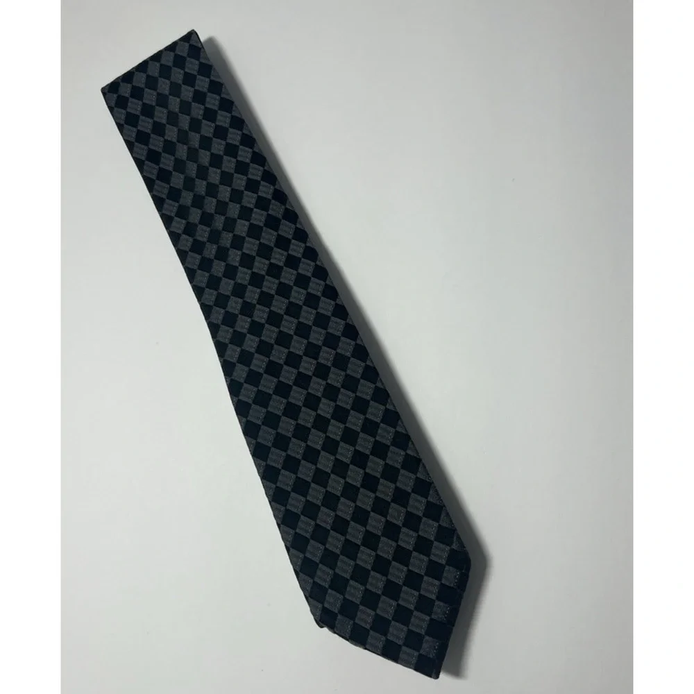 Calvin Klein Men's Necktie Black Gray Checkered Geometric 100% Silk